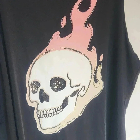TORRID Wicking Active Black Tank Sleeveless Flaming Scull Size 4 - Picture 3 of 8